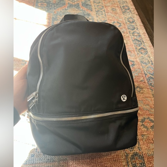 Lululemon city adventurer backpack 11 L - Picture 1 of 3